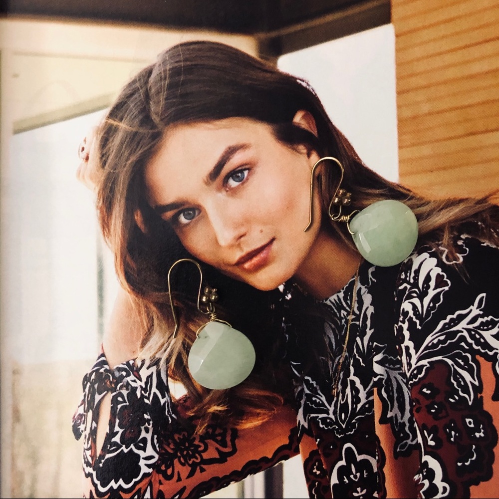 Jade goldtone wire drop earrings